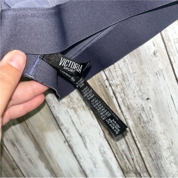 Victoria Sport Graphic Sports Bra - Picture 5 of 5